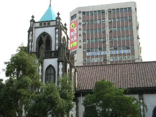 中山基督長老教會瓦屋根２