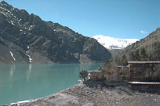 �J�X�s�C�֔�����r���̐�R�Ɛ�