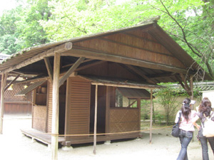 鴨長明の庵（復元）