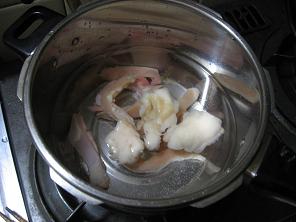 これは水煮前で生の状態