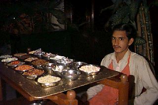 �z�e���̃��r�[�̃X�C�[�g���̃��S��