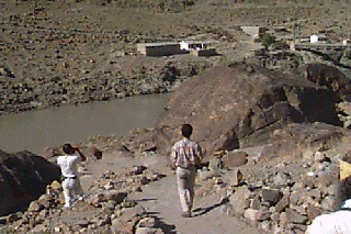 �͌��Ɋ�G�̂��鋐�₪���낪���Ă���